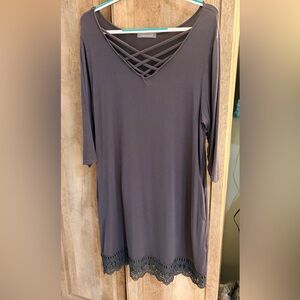 Simply Southern Dark Gray Crisscross Neck Dress Crochet Hem pockets Large no tag
